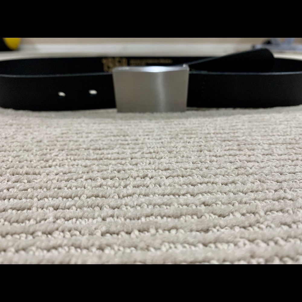 Gap leather belt